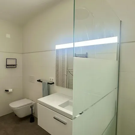 Villa Tropicana - Private Pool - 10 Guests -