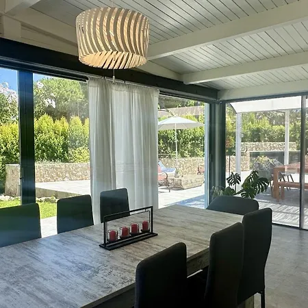 Villa Tropicana - Private Pool - 10 Guests -